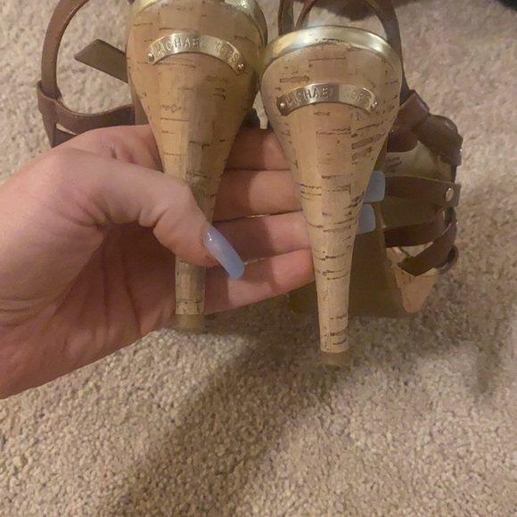 Michael Kors Brown Studded Sandal Cork Heels Sz8.5 - Picture 3 of 6